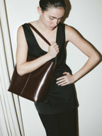 Kaia Bag Raisin Gloss